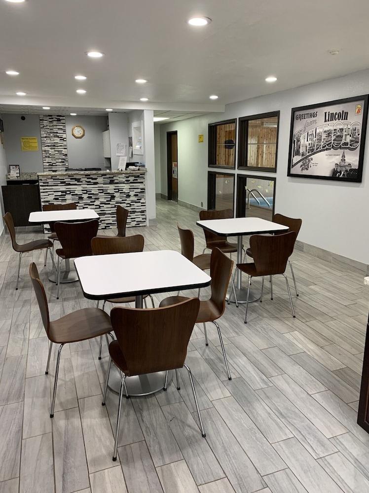Super 8 By Wyndham 2* Lincoln
