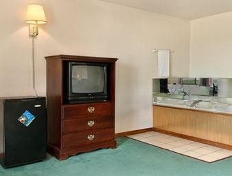 Super 8 By Wyndham Hotel 2*