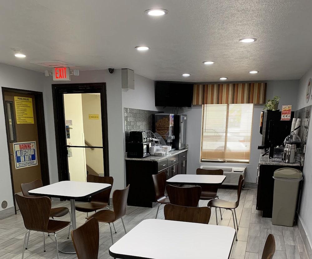 Hotel Super 8 By Wyndham Lincoln