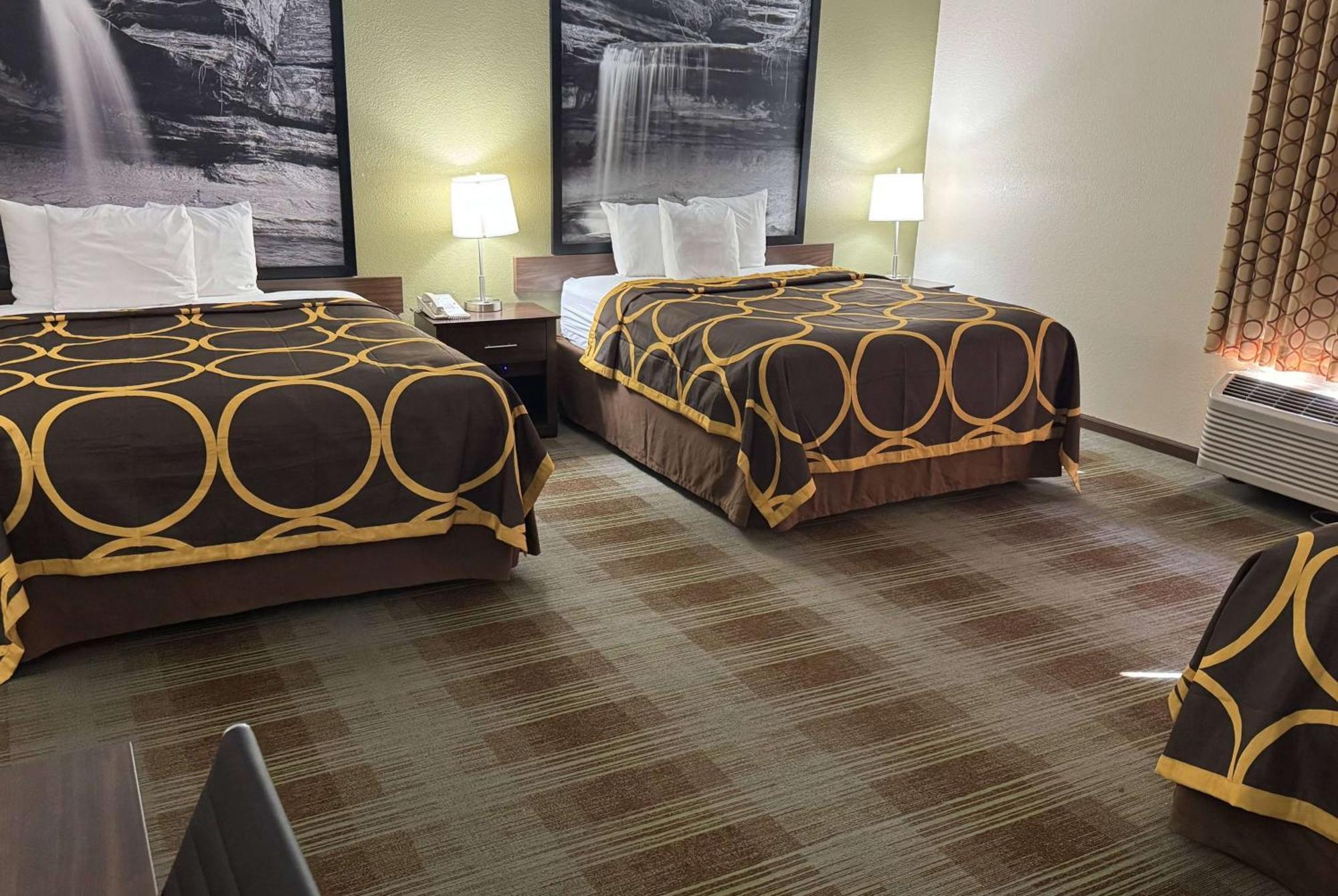 Hotel Super 8 By Wyndham 2*